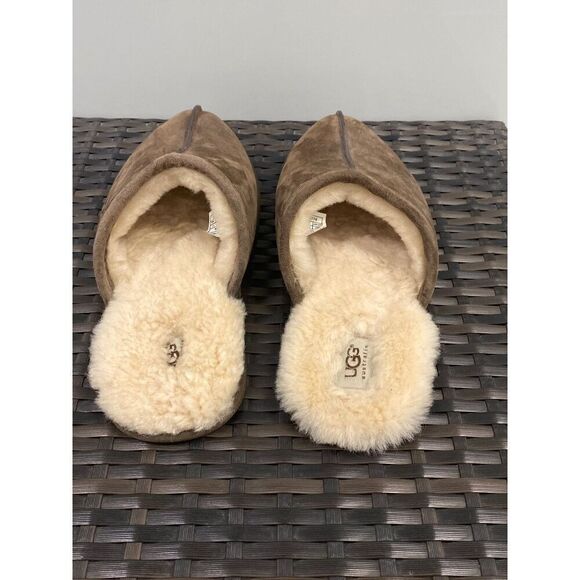 UGGs Men’s Scuff sheepskin slippers size 11